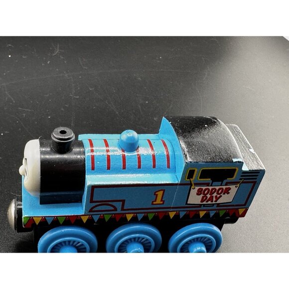 Sodor Day Thomas The Train Wooden Railway Vtg 2003 Learning Curve Engine - Picture 4 of 13